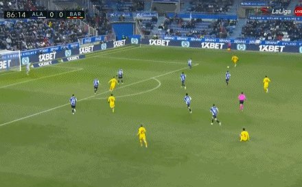 开云下载-【西甲】弗伦基·德容献绝杀 巴萨客场1比0阿拉维斯