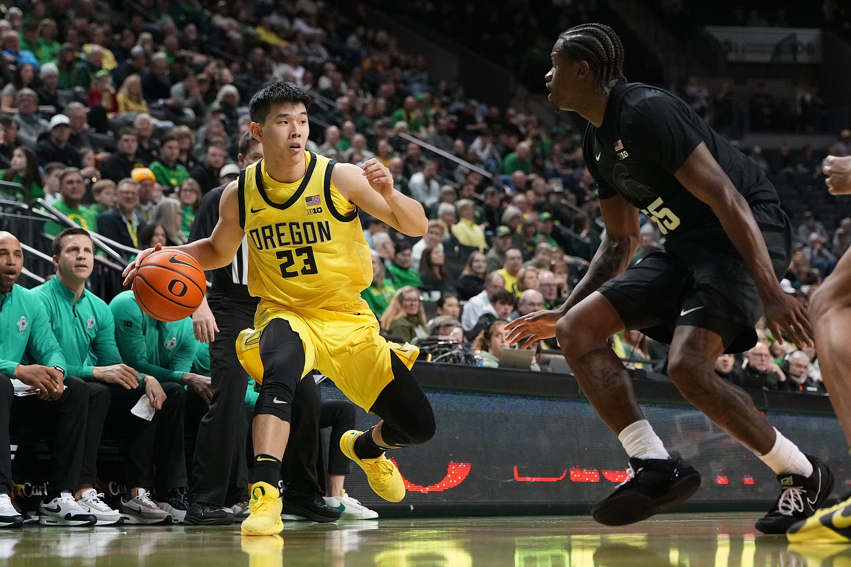 开云下载-无缘疯三！林葳11分钟2中1拿到5分2助 罚球2中2