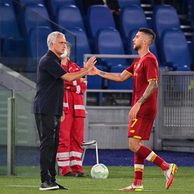 开云线上入口-6连胜罗马仍有隐忧？穆帅不满：我们不配5比1赢球