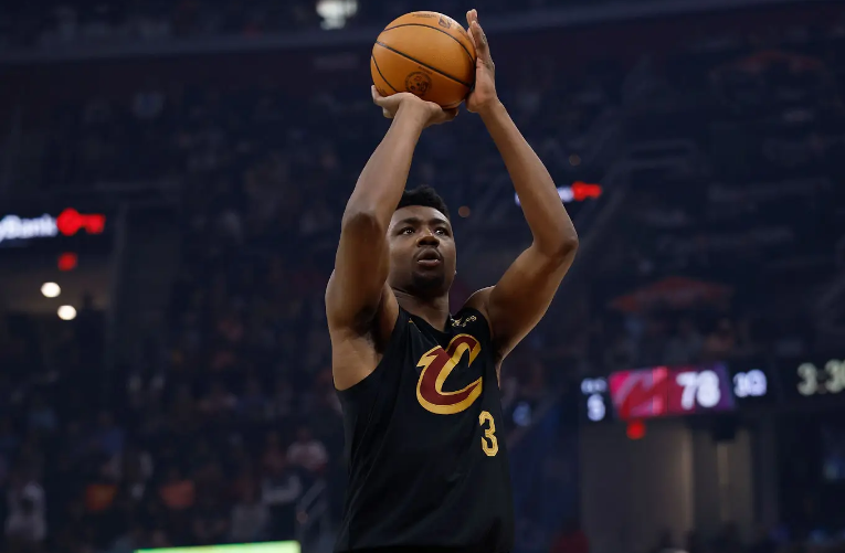 开云线上入口-进攻能力相当不错，骑士替补中锋完全有能力扮演奇兵的角色？