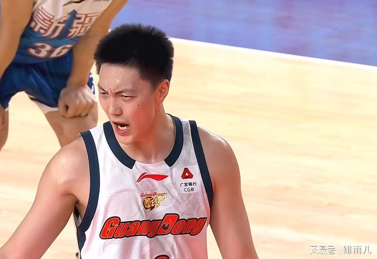 开云线上入口-太蹊跷了！广东队领先18分却惨遭新疆逆转，杜锋有望挖走劳森？