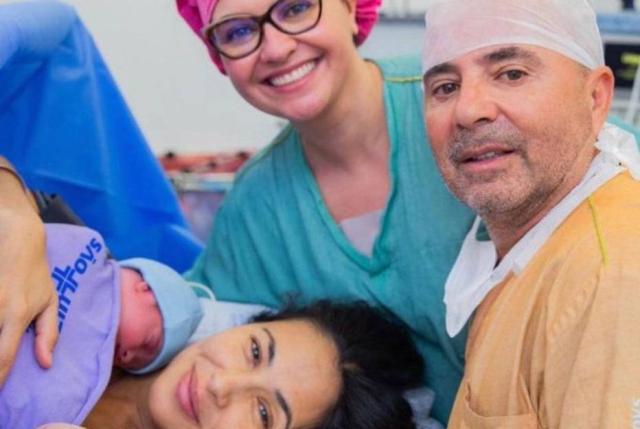 开云网站-妻子年轻22岁 阿根廷前主帅桑保利60岁再当爸爸！